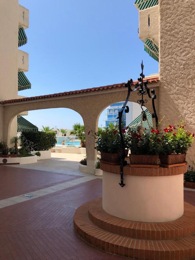 Residence El Palmar Fronte Mare, Fronte Spiaggia Τζεσόλο Λίντο Εξωτερικό φωτογραφία