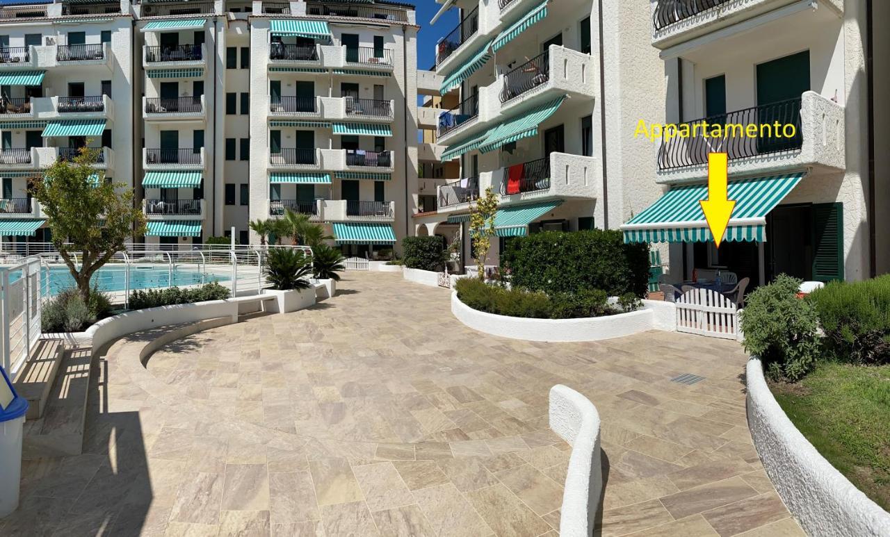Residence El Palmar Fronte Mare, Fronte Spiaggia Τζεσόλο Λίντο Εξωτερικό φωτογραφία